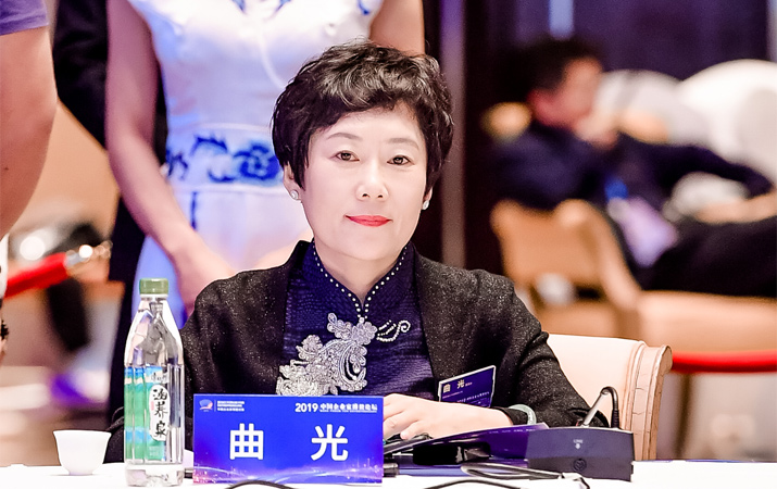 曲光：高效、成熟的私人銀行對國家和社會有積極的意義