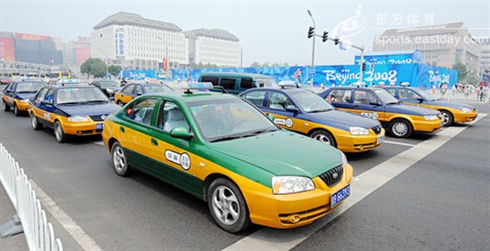 行業(yè)風波背后現(xiàn)壟斷弊病 出租車改革如何“邁開腿”？