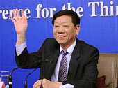 尹蔚民回應(yīng)熱點(diǎn)：就業(yè)、養(yǎng)老、延遲退休