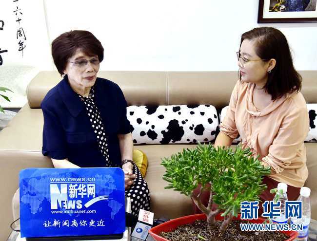 電波永不消逝，隨著時代發(fā)展傳播可能會有多種形式，年輕播音員要不忘初心，在如今優(yōu)越條件下更應(yīng)砥礪自己。