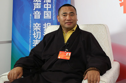 全國政協(xié)委員東寶仲巴·呼圖克圖做客新華網(wǎng)、中國政府網(wǎng)兩會訪談