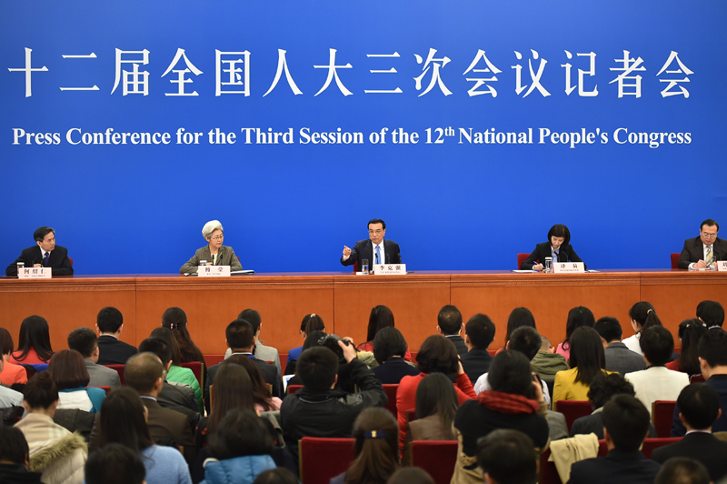 3月15日，國務(wù)院總理李克強(qiáng)在北京人民大會堂與中外記者見面，并回答記者提問。新華社記者 李然 攝