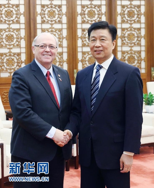1月4日，中國(guó)國(guó)家副主席李源潮在北京人民大會(huì)堂會(huì)見(jiàn)加拿大參議長(zhǎng)富里。新華社記者 姚大偉 攝