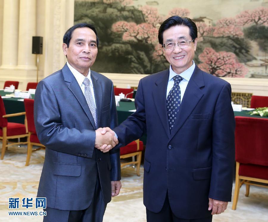 7月7日，中共中央書記處書記、中央紀(jì)委副書記趙洪祝在北京同老撾人民革命黨中央政治局委員、中央紀(jì)委書記、政府副總理本通率領(lǐng)的老撾人民革命黨代表團(tuán)舉行工作會(huì)談。新華社記者 姚大偉 攝 
