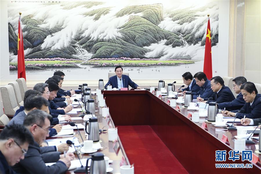 2月24日，中共中央政治局委員、中央書記處書記、中宣部部長劉奇葆出席國家高端智庫理事會擴大會議。 新華社記者 張領(lǐng) 攝