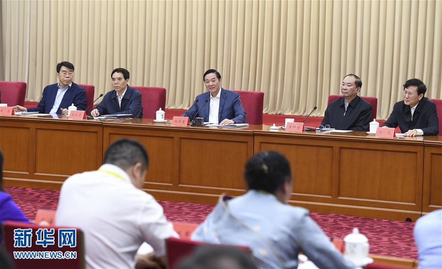 5月18日，中共中央政治局委員、中央書記處書記、中宣部部長劉奇葆在北京出席紀念新華書店成立80周年座談會并講話。 新華社記者 張領(lǐng) 攝