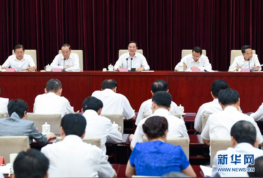 7月28日，中宣部在北京召開全國宣傳部長專題工作會議，學(xué)習(xí)貫徹習(xí)近平總書記在省部級主要領(lǐng)導(dǎo)干部專題研討班上的重要講話精神。中共中央政治局委員、中央書記處書記、中宣部部長劉奇葆出席會議并講話。新華社記者張領(lǐng)攝