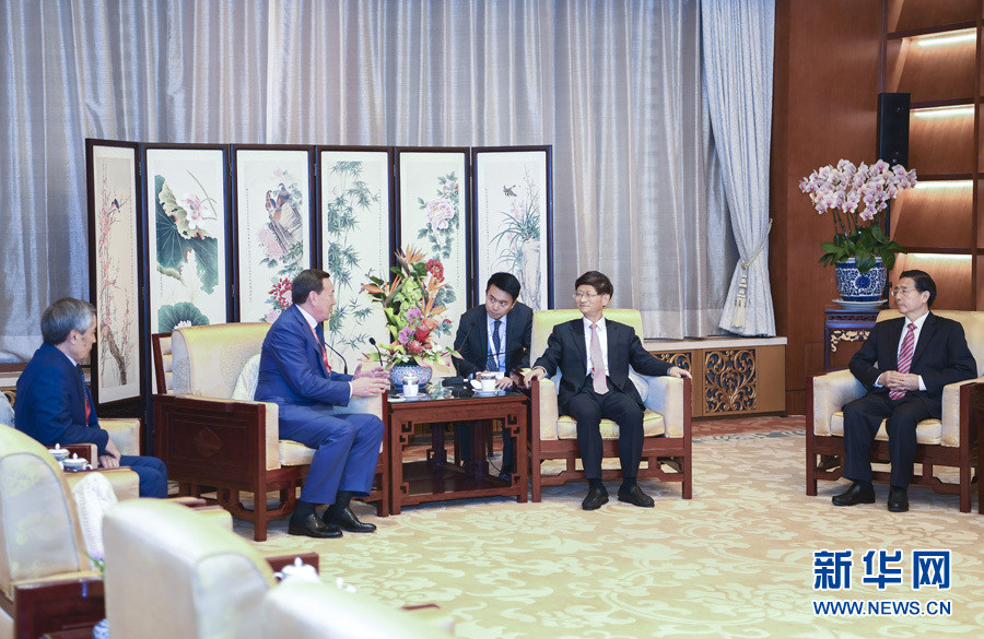 9月26日，中共中央政治局委員、中央政法委書記孟建柱在北京會見來華出席國際刑警組織第86屆全體大會的哈薩克斯坦內(nèi)務(wù)部長卡西莫夫。國務(wù)委員、公安部部長郭聲琨參加有關(guān)會見。新華社記者 張領(lǐng) 攝