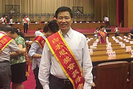 黃國寧被授予我國衛(wèi)生行業(yè)的最高榮譽“白求恩獎章”。