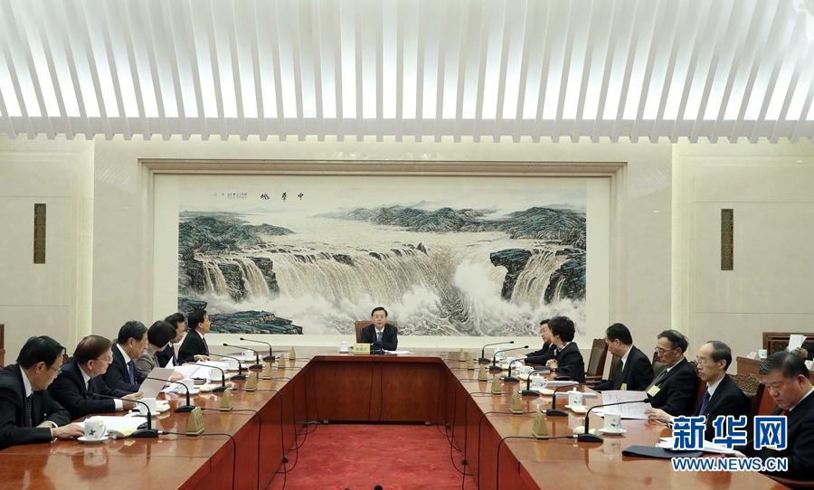 2月23日，十二屆全國人大常委會第一百一十三次委員長會議在北京人民大會堂舉行，張德江委員長主持。 新華社記者 劉衛(wèi)兵 攝