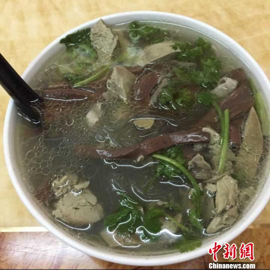鴨血粉絲湯“申遺”走紅網(wǎng)絡(luò)再掀中華美食國(guó)際化話(huà)題