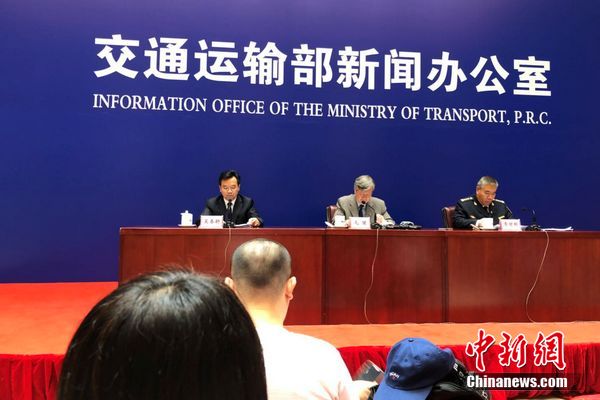 交通運(yùn)輸部6月份例行新聞發(fā)布會(huì)現(xiàn)場(chǎng)。 程春雨 攝