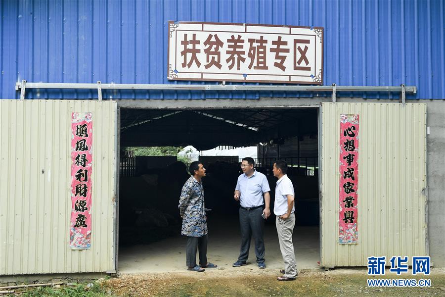 （脫貧攻堅(jiān)·圖文互動(dòng)）（1）“不畏難、不畏煩、不畏苦”——記“80后”扶貧干部李朝陽