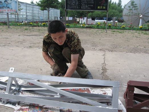 【網(wǎng)絡媒體國防行】軍中小能手！漠河雷達站里，別樣軍旅文化生活讓人“驚艷”