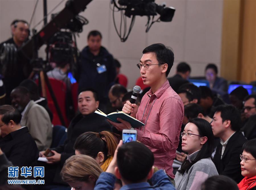（兩會·XHDW）（3）農(nóng)業(yè)部部長韓長賦等就“實(shí)施鄉(xiāng)村振興戰(zhàn)略 推動(dòng)農(nóng)業(yè)轉(zhuǎn)型升級”答記者問
