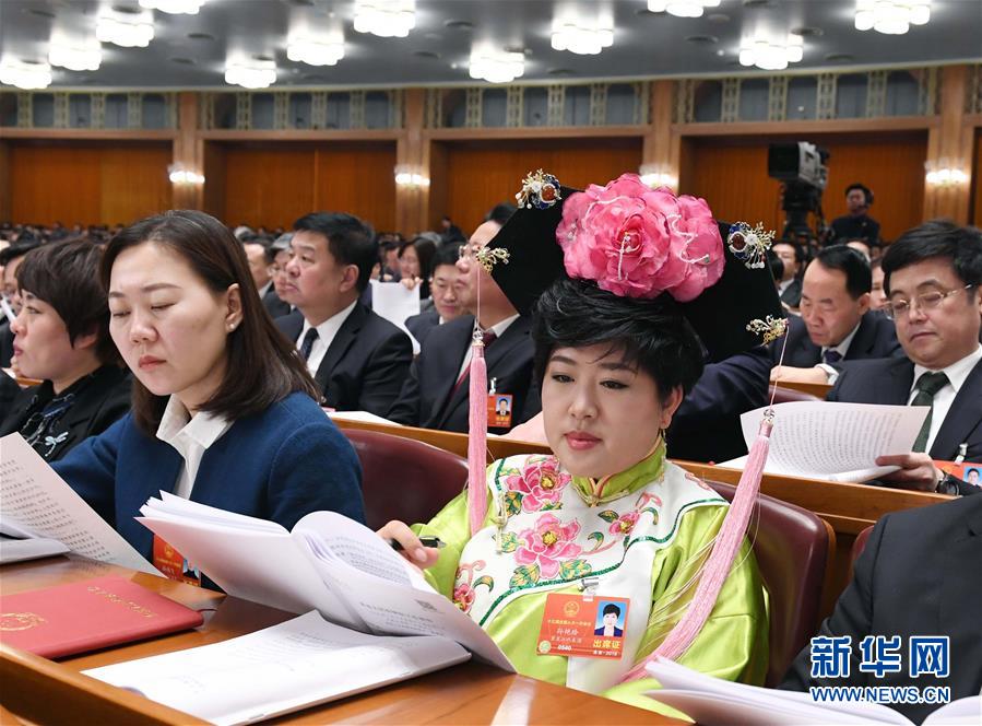 (兩會(huì)·基層代表履職故事)(1)全國(guó)人大代表孫艷玲:做好非遺事業(yè),讓古老技藝活起來