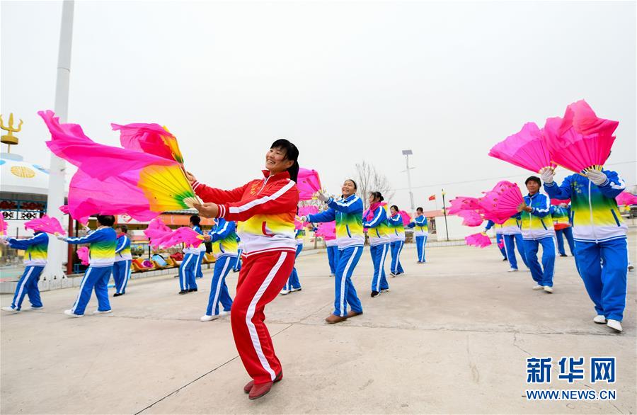 （壯麗70年·奮斗新時(shí)代·圖文互動(dòng)）（6）情同一家，守望相助，共奔小康——內(nèi)蒙古興安盟巴彥敖包嘎查民族團(tuán)結(jié)見(jiàn)聞