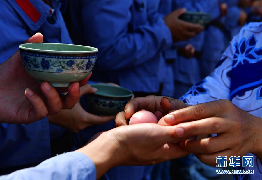 （新華全媒頭條·不忘初心、牢記使命——記者再走長征路·圖文互動）（4）風(fēng)展紅旗如畫——來自長征出發(fā)地長汀、寧化的紅色信仰報(bào)告 