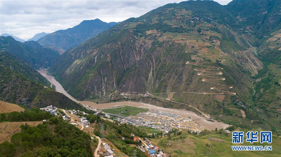 （直過民族脫貧攻堅(jiān)·圖文互動(dòng)）（3）下山！傈僳群眾開啟新生活