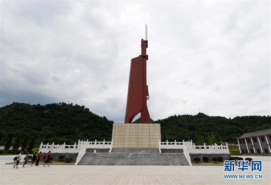 （壯麗70年·奮斗新時代——記者再走長征路·圖文互動）（2）他們，找到了3000多個紅軍烈士的名字