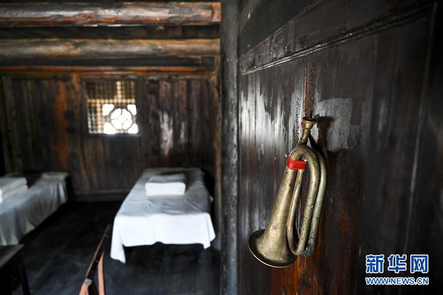 （壯麗70年·奮斗新時代——記者再走長征路·圖文互動）（4）手捧棉被憶紅軍：走了那么多年，我們都念他們的好
