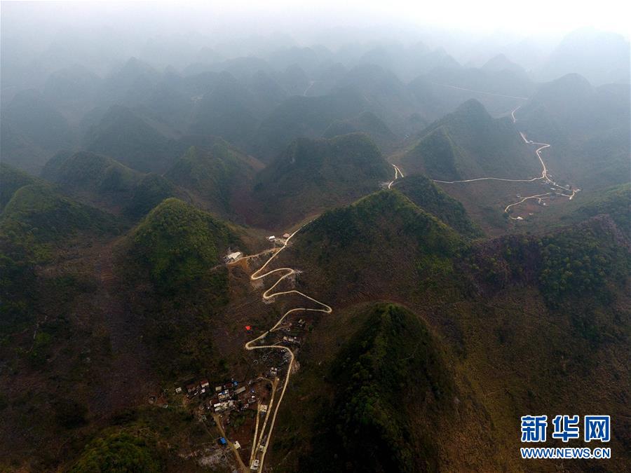 （壯麗70年·奮斗新時代——共和國發(fā)展成就巡禮）（10）人暢其行、貨暢其流——共和國交通運輸業(yè)發(fā)展成就巡禮