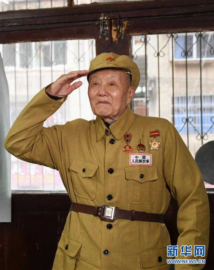 （壯麗70年·奮斗新時代——共和國榮光）（1）張富清：緊跟黨走，做黨的好戰(zhàn)士