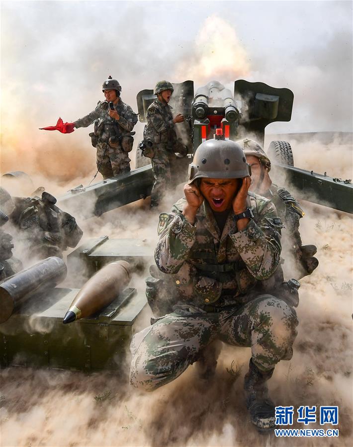 （新華全媒頭條·圖文互動）（9）沿著中國特色強軍之路闊步前進——黨中央、中央軍委領(lǐng)導(dǎo)推進國防和軍隊建設(shè)70年紀(jì)實