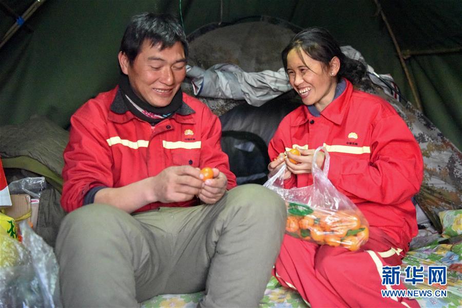 （新春走基層·圖文互動(dòng)）（7）寒冬里，“沙漠玫瑰”猶自綻放