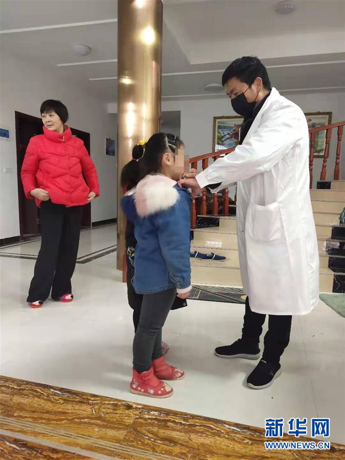（聚焦疫情防控·圖文互動(dòng)）（3）從武漢返鄉(xiāng)的一家人：“鄰里情割不斷，自行隔離是義務(wù)”
