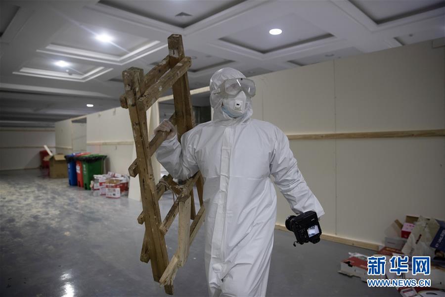 （一線抗疫群英譜·特稿·圖文互動）（5）不畏艱險，深入一線——“武漢保衛(wèi)戰(zhàn)”一線新聞工作者素描