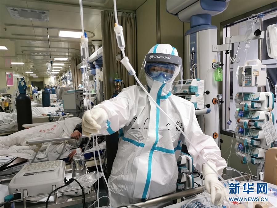 （一線抗疫群英譜·圖文互動）（3）生命之光，溫暖“無面之交”——記抗疫一線重癥監(jiān)護(hù)室90后護(hù)士金鈺 