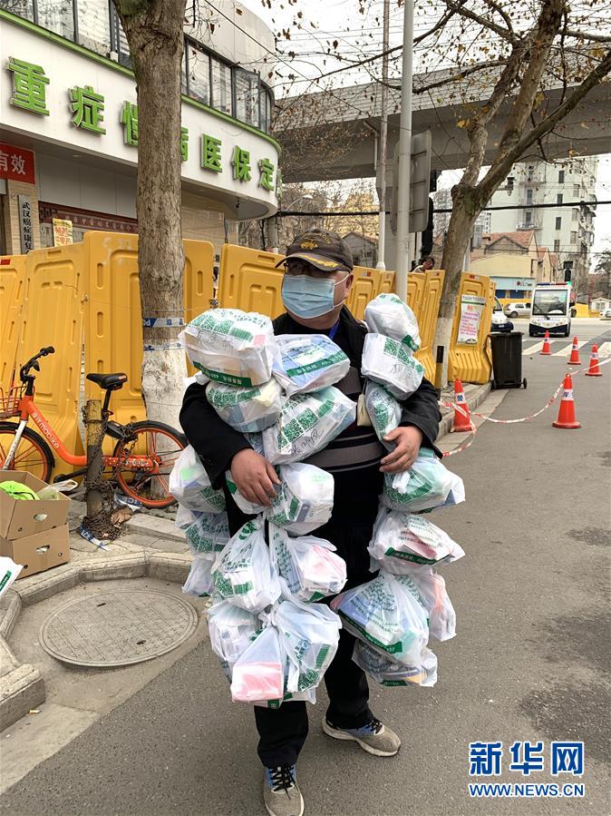 （新華全媒頭條·圖文互動(dòng)）（8）一鼓作氣，不勝不休！——寫在疫情防控阻擊戰(zhàn)的關(guān)鍵時(shí)刻
