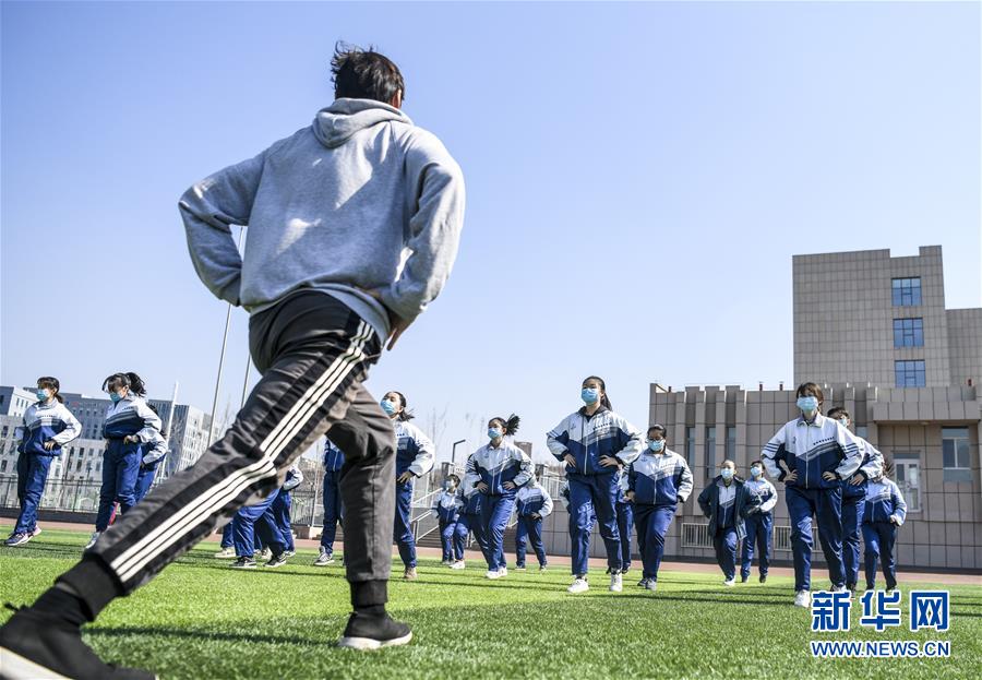 （圖文互動）（11）“早”安同學，“早”安老師！——新疆初高中畢業(yè)班復課一周回訪見聞