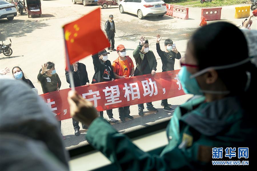 （聚焦疫情防控·圖文互動）（1）分秒必爭！一切為了治病救人——中國抗疫生命至上的生動實踐