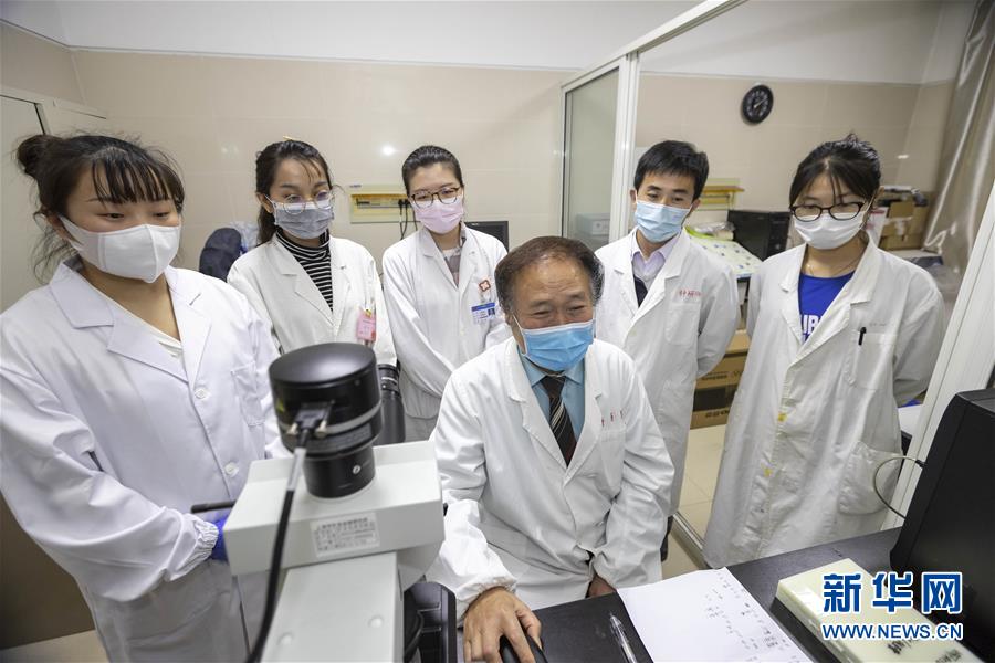 （代表委員履職·圖文互動）（1）“履職與行醫(yī)，都要精益求精”——全國政協(xié)委員吳煥淦履職記