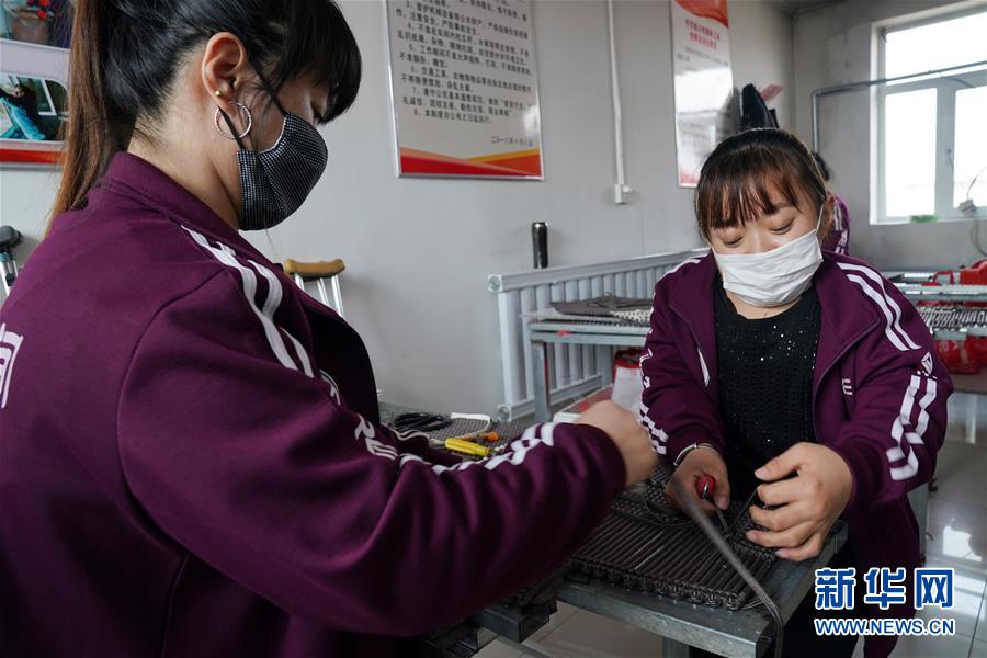 （在習(xí)近平新時代中國特色社會主義思想指引下——新時代新作為新篇章·習(xí)近平總書記關(guān)切事·圖文互動）（1）助你飛翔，擁抱陽光——助力殘疾人脫貧攻堅故事