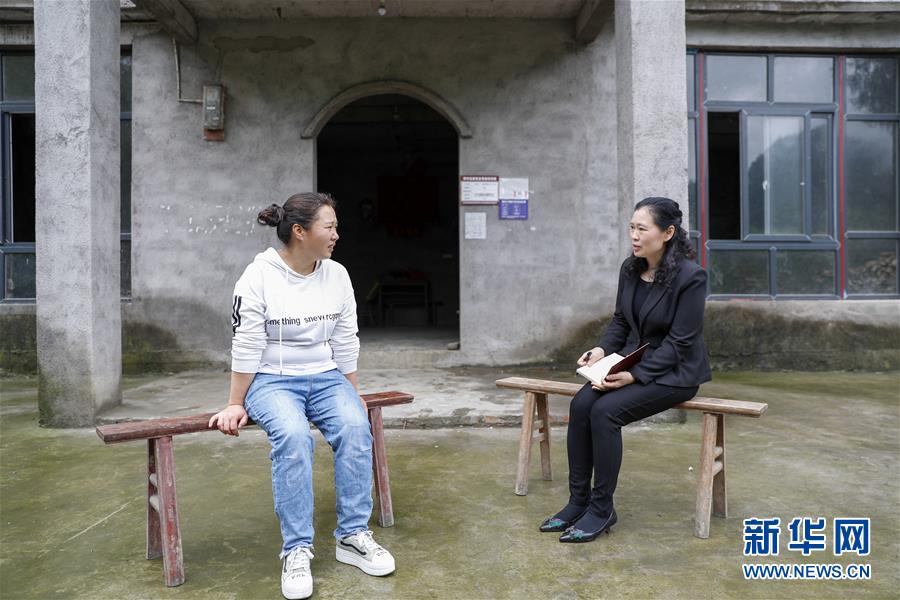 （兩會人物·圖文互動）（4）帶娃、賺錢兩不誤——一位農(nóng)民工代表眼中的脫貧新工作