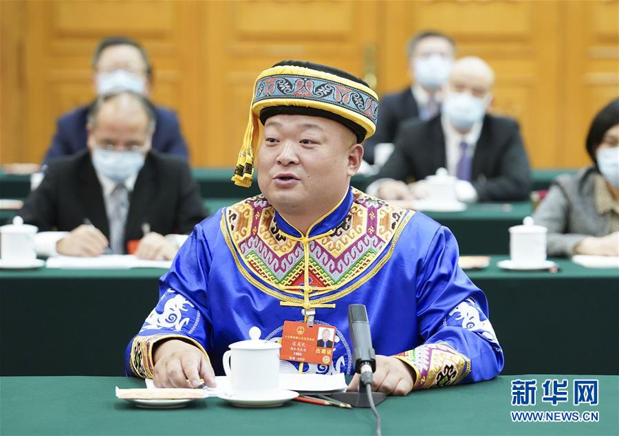 （新華全媒頭條·圖文互動）（8）從人民中汲取磅礴力量——習近平總書記同出席2020年全國兩會人大代表、政協(xié)委員共商國是紀實