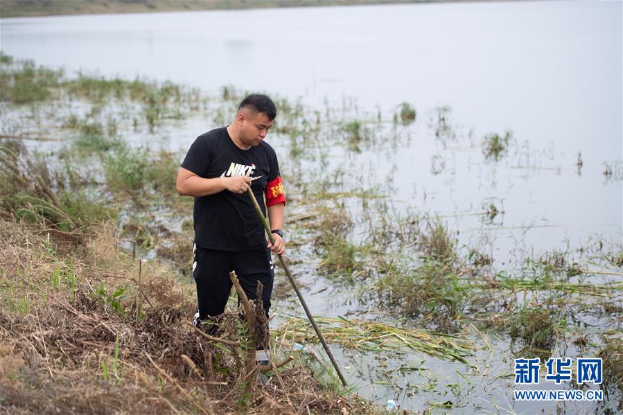 （防汛抗洪·圖文互動(dòng)）（2）在大堤上成長(zhǎng)，為人民守護(hù)——洪水中的青年“生力軍”