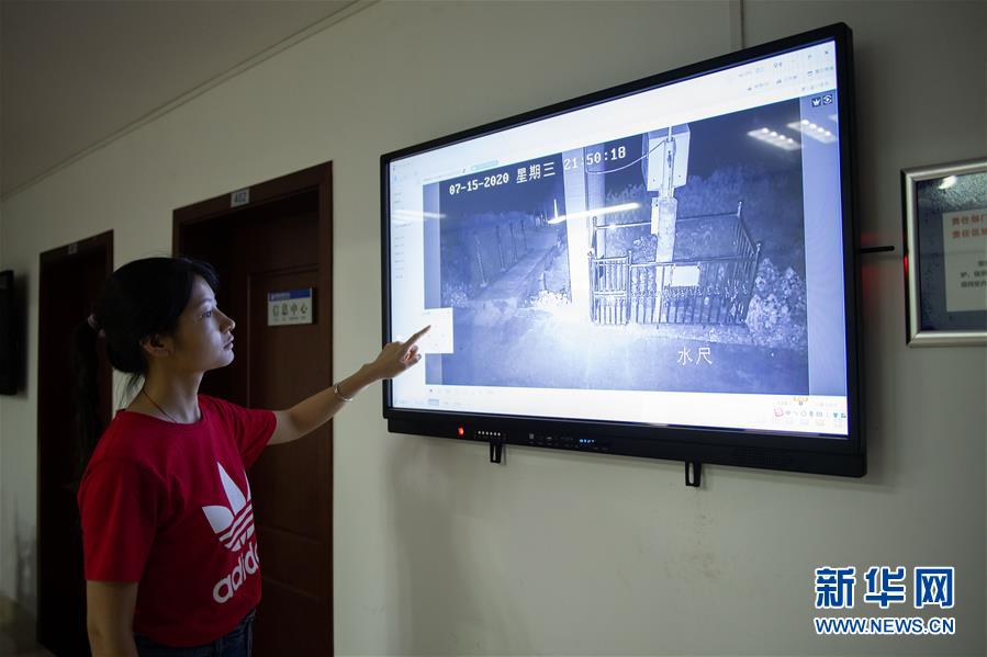 （防汛抗洪·圖文互動(dòng)）（5）在大堤上成長(zhǎng)，為人民守護(hù)——洪水中的青年“生力軍”