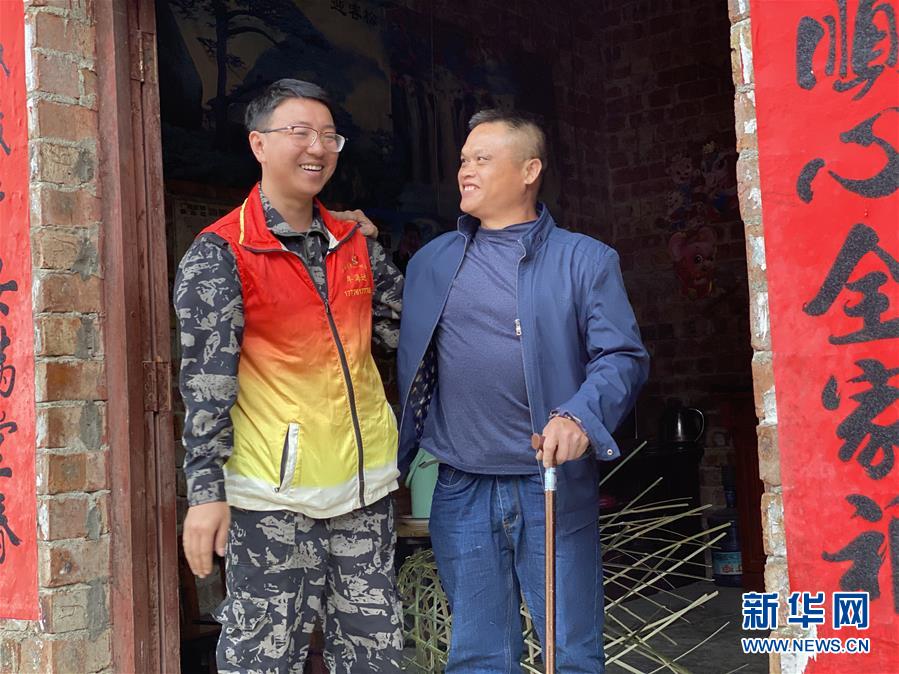 （在習(xí)近平新時代中國特色社會主義思想指引下——新時代新作為新篇章·習(xí)近平總書記關(guān)切事·圖文互動）（4）青春做伴，西部放歌——走近扎根西部建設(shè)邊疆的大學(xué)生們