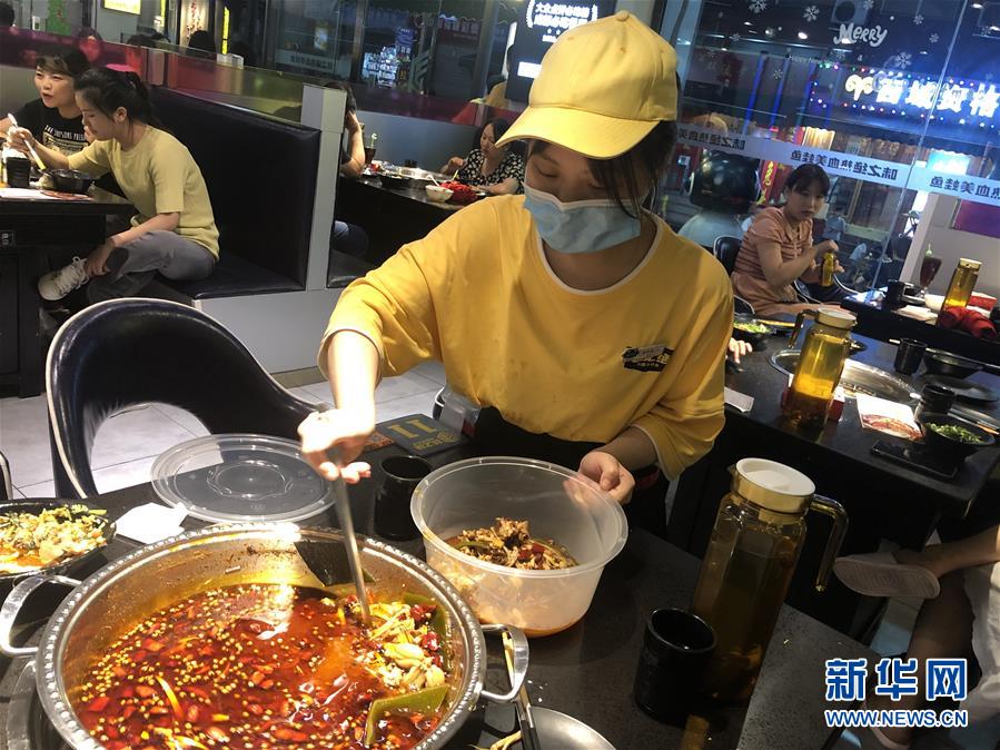 （在習(xí)近平新時代中國特色社會主義思想指引下——新時代新作為新篇章·習(xí)近平總書記關(guān)切事·圖文互動）（1）珍惜盤中餐，狠剎浪費風(fēng)——各地積極行動堅決制止餐飲浪費