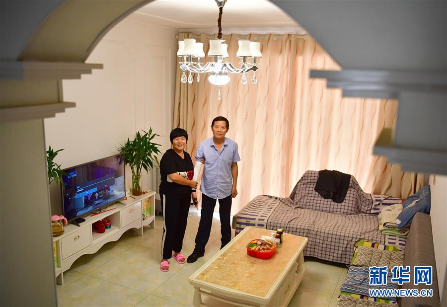 （走向我們的小康生活·圖文互動(dòng)）（2）“樓上過日子，樓下賺票子”——來自陜西安康的易地扶貧搬遷一線觀察