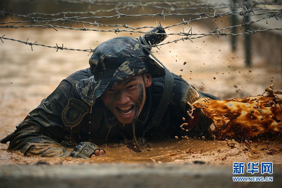 （在習(xí)近平強(qiáng)軍思想指引下·我們?cè)趹?zhàn)位報(bào)告·圖文互動(dòng)）（2）駐澳門部隊(duì)：濠江之畔，最可愛的人