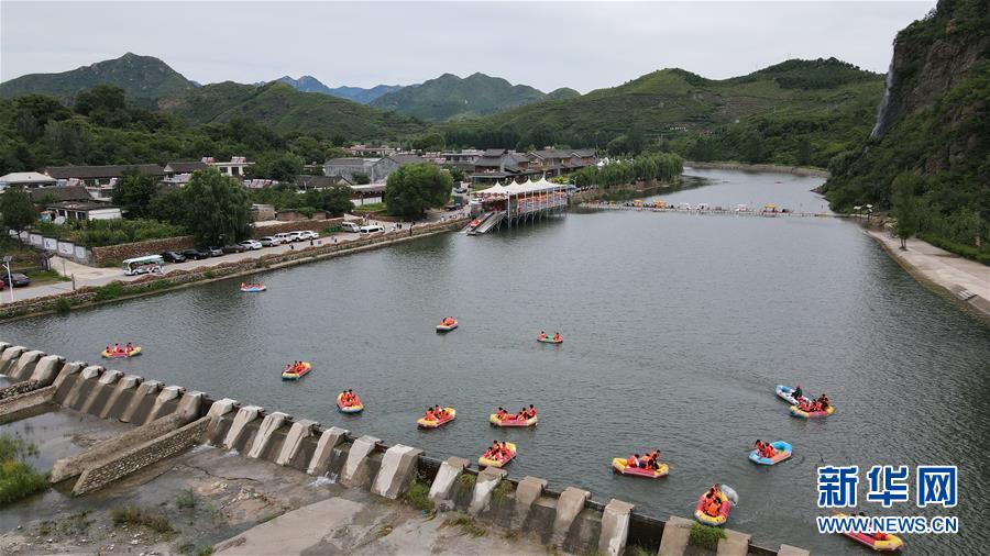 （新華全媒頭條·走向我們的小康生活·圖文互動）（3）長城腳下，小康村串成“珍珠鏈”