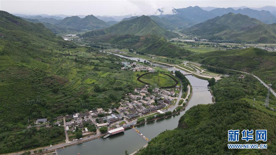 （新華全媒頭條·走向我們的小康生活·圖文互動）（5）長城腳下，小康村串成“珍珠鏈”