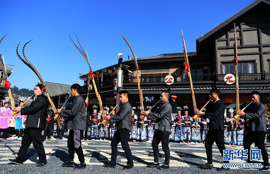 （決戰(zhàn)決勝脫貧攻堅(jiān)·圖文互動）（1）一個小鎮(zhèn)“撬動”整縣脫貧——社會扶貧的貴州丹寨樣板
