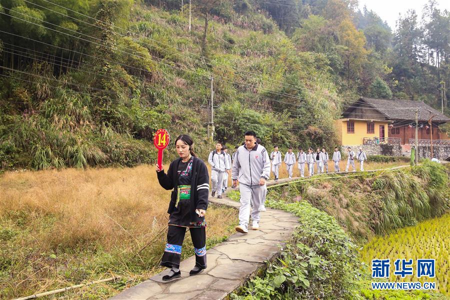 （在習(xí)近平新時代中國特色社會主義思想指引下——新時代新作為新篇章·習(xí)近平總書記關(guān)切事·圖文互動）（3）精準(zhǔn)扶貧7年，十八洞村“長”出10余種新職業(yè)
