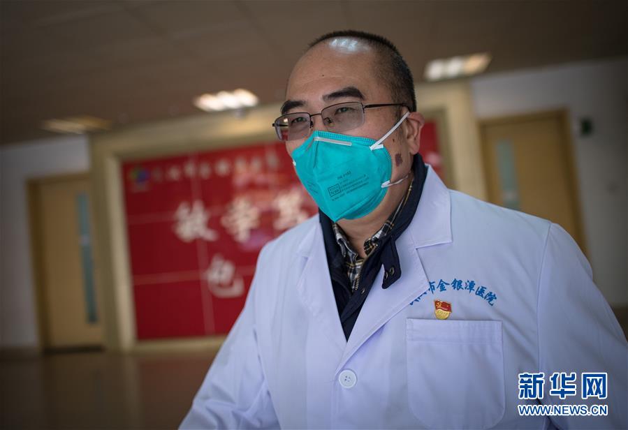 （抗疫先進(jìn)事跡·圖文互動(dòng)）（3）張定宇：疫情“暴風(fēng)眼”里，“漸凍”之軀與時(shí)間賽跑
